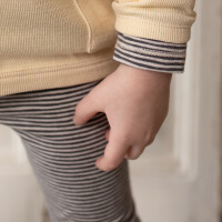 phil-phae_essentials-close-up-leggings-stripes-graphite_pocket-tee-stripes-graphite.jpg